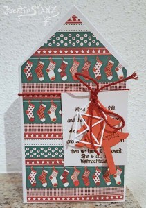 KreativStanz Gefaltetes Haus Verpackung Weihnachten christmas holiday #house #christmas http://kreativstanz.bastelblogs.de/